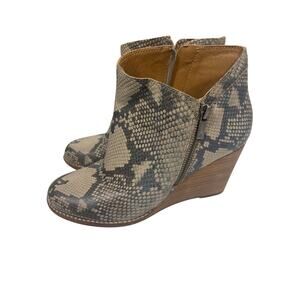 Lucky Brand Women’s Snakeskin Print Wedge Ankle Booties Side Zip Beige Gray  8.5